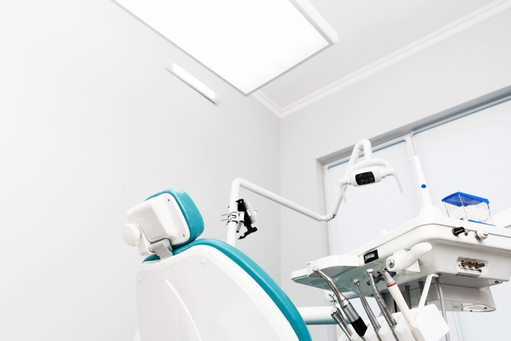 Quanto custa montar um consultório de dentista?