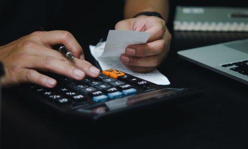 Saiba como funciona a retencao de impostos e quando aplica-la_